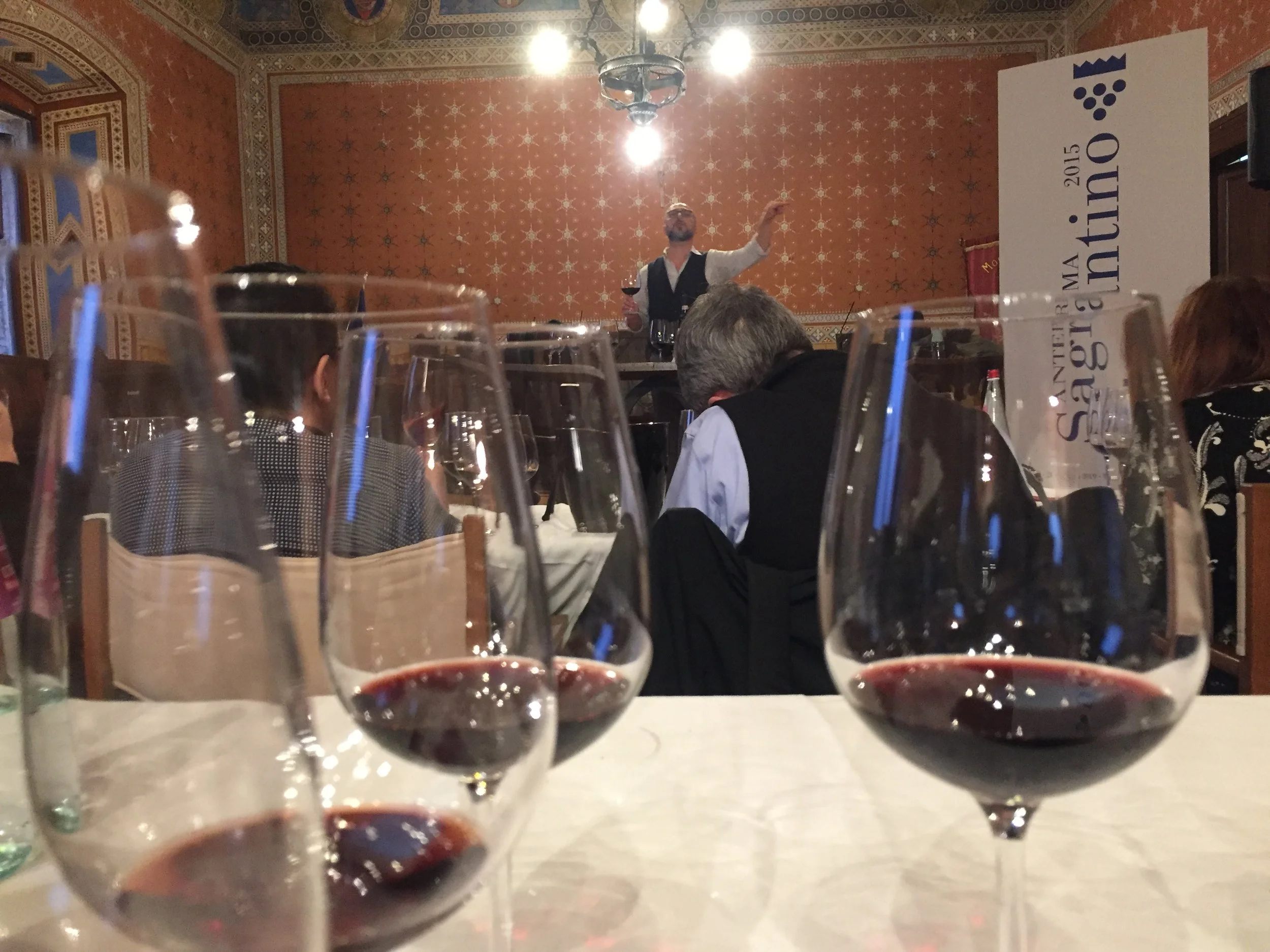 tasting Sagrantino 2009.JPG