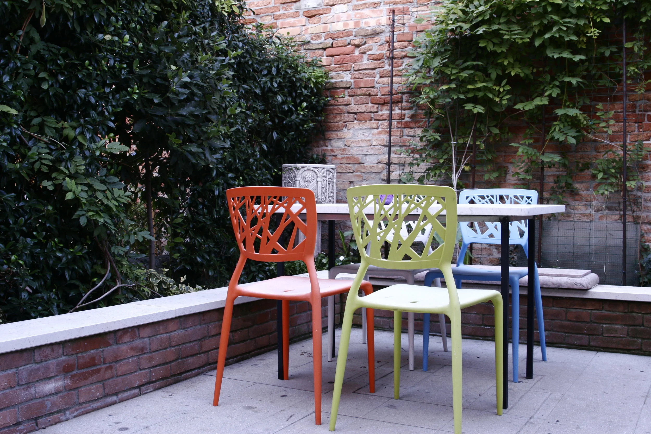  Private garden perfect for an outdoor meal, afternoon tea or quiet meditation. 