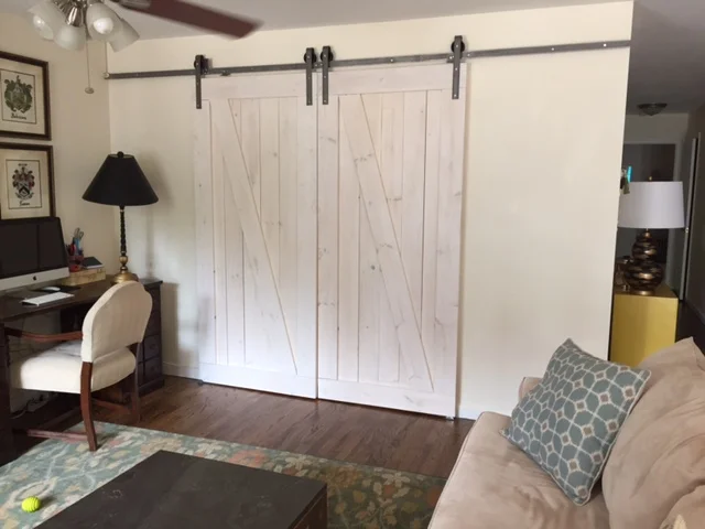 WhiteZbarndoor.jpg
