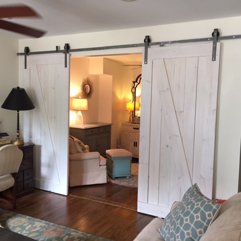 CusotmerWhiteZbarndoor.jpg