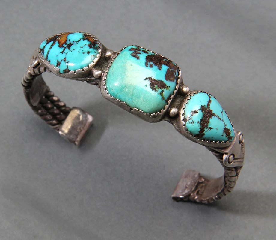 Beaded Plateau Gauntlets # 9914