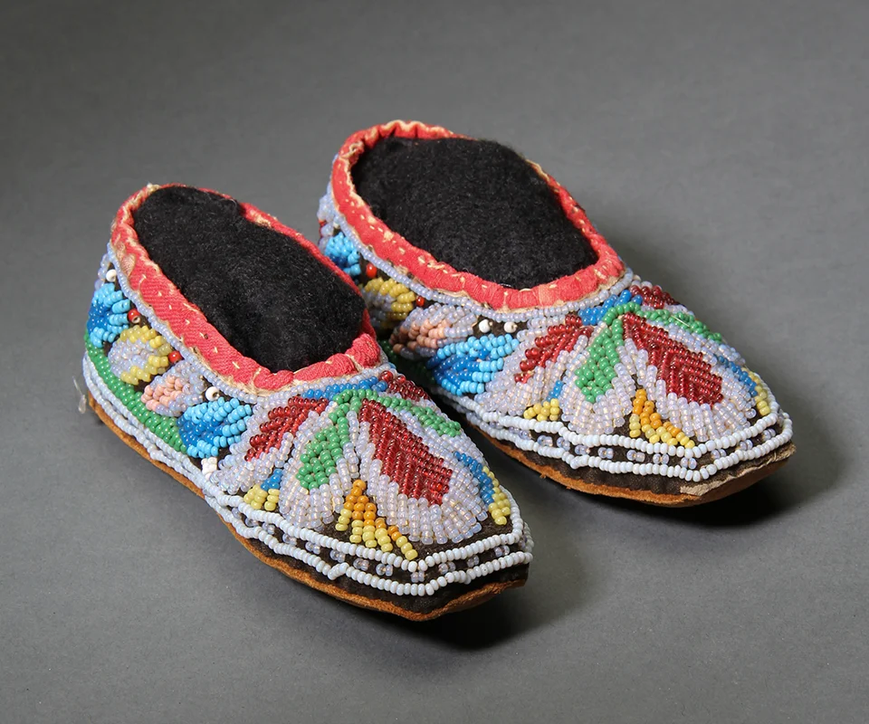 Iroquois Child's Moccasins #6013