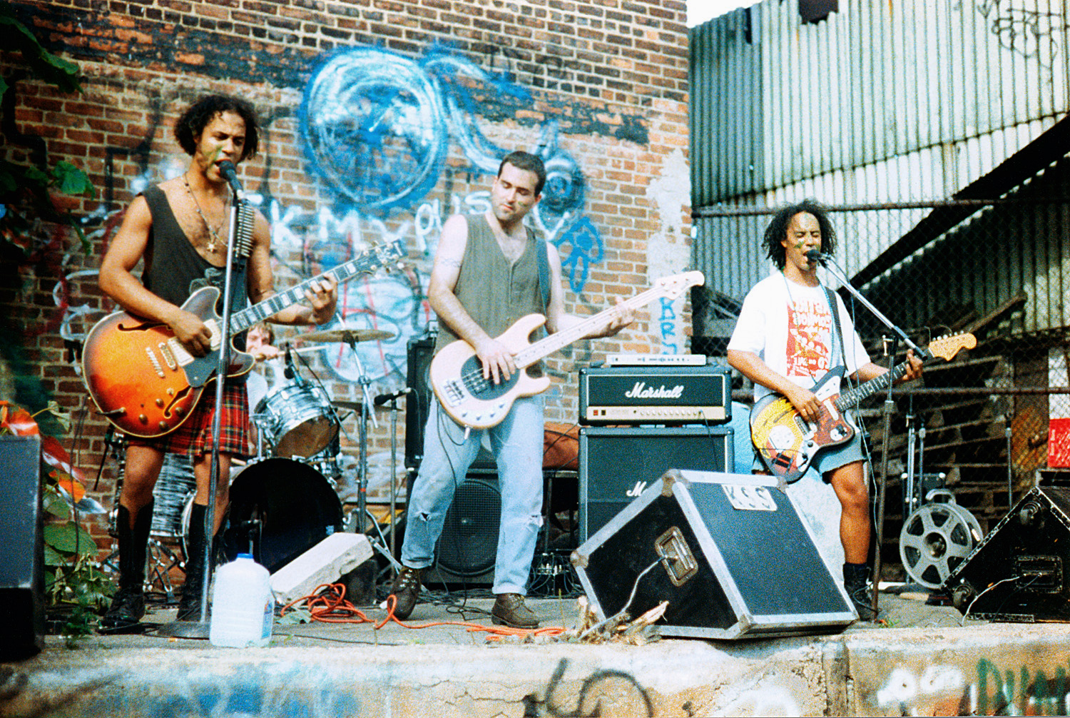 Live music on the waterfront.