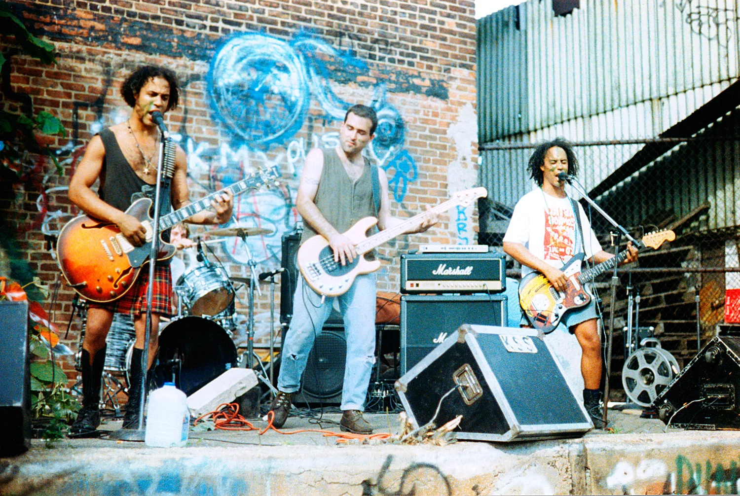 Live music on the waterfront.