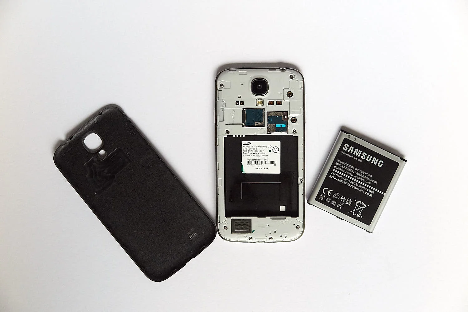 Back in 2015 the S4 phone had an INTERCHANGEABLE battery. Not so for the s7!