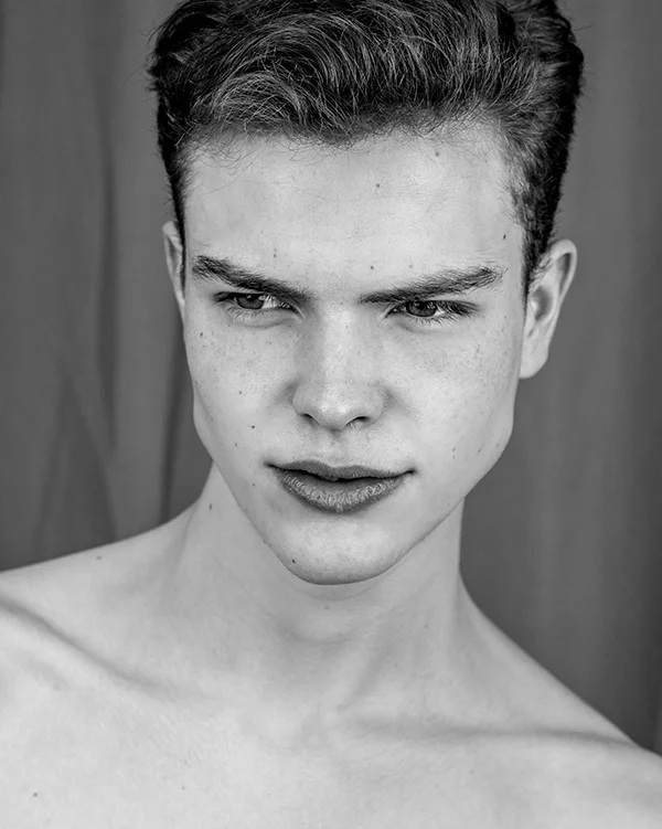 HENRY@25MODELMGMT-HEADSHOT.jpg