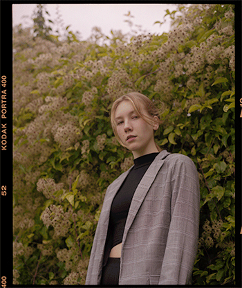 helen01NoBorder.png