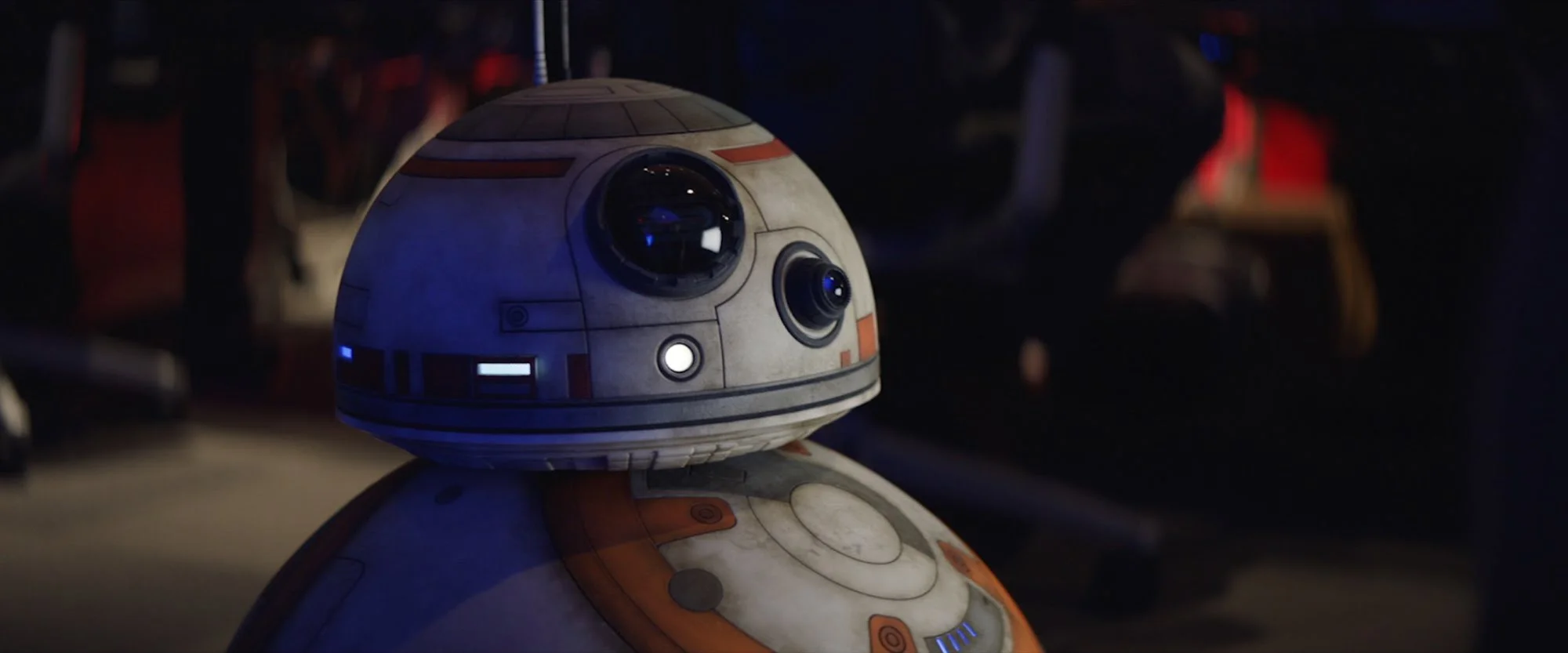 STAR WARS // A Critical Mission for BB8