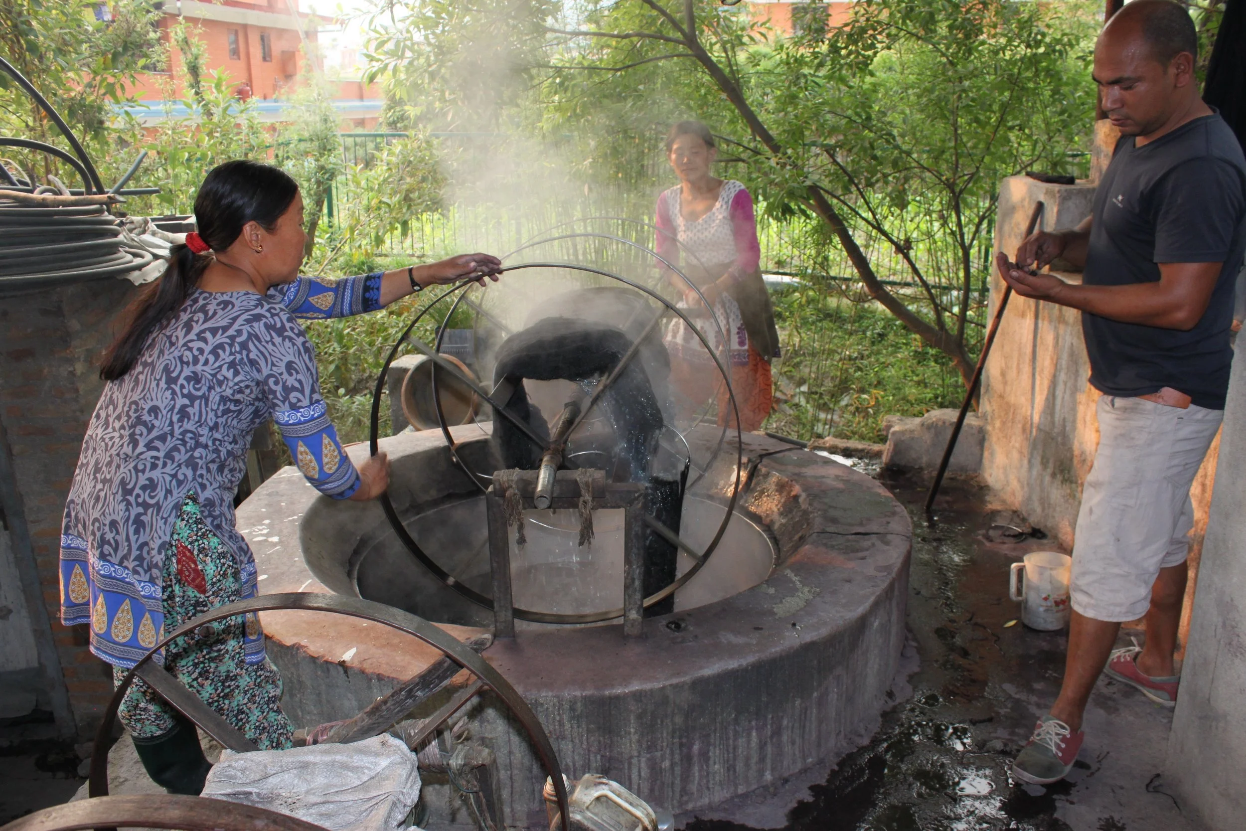 Dyeing 2.jpg