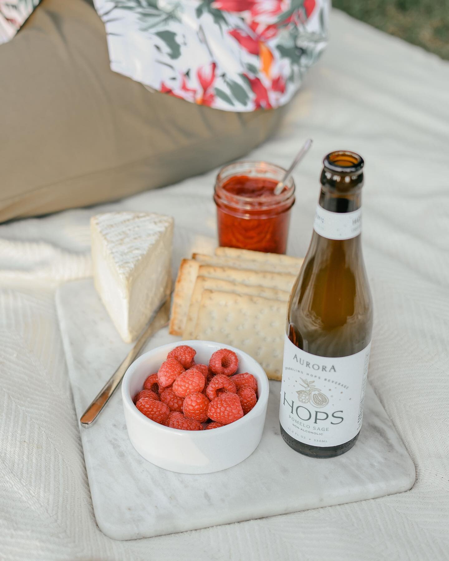 This golden hour picnic set up was so good! Here&rsquo;s what I recommend including local makers:

1. @drinkaurora Sparkling HOPS in Pomelo Sage: snag with code &ldquo;chey15&rdquo; for a discount! [AD]
2. @topazfarm strawberry jam
3. @topazfarm rasp