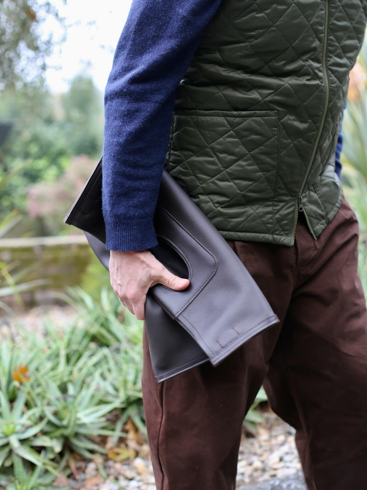 My husband is an avid Cass carrier&mdash;Classic Cass in Lassen Black, cord pouch, wallet chain. So when he offered to try Catalina Mahogany, I couldn&rsquo;t say no.

And while photographing him, it reminded me how Cass truly works for everyone&mdas