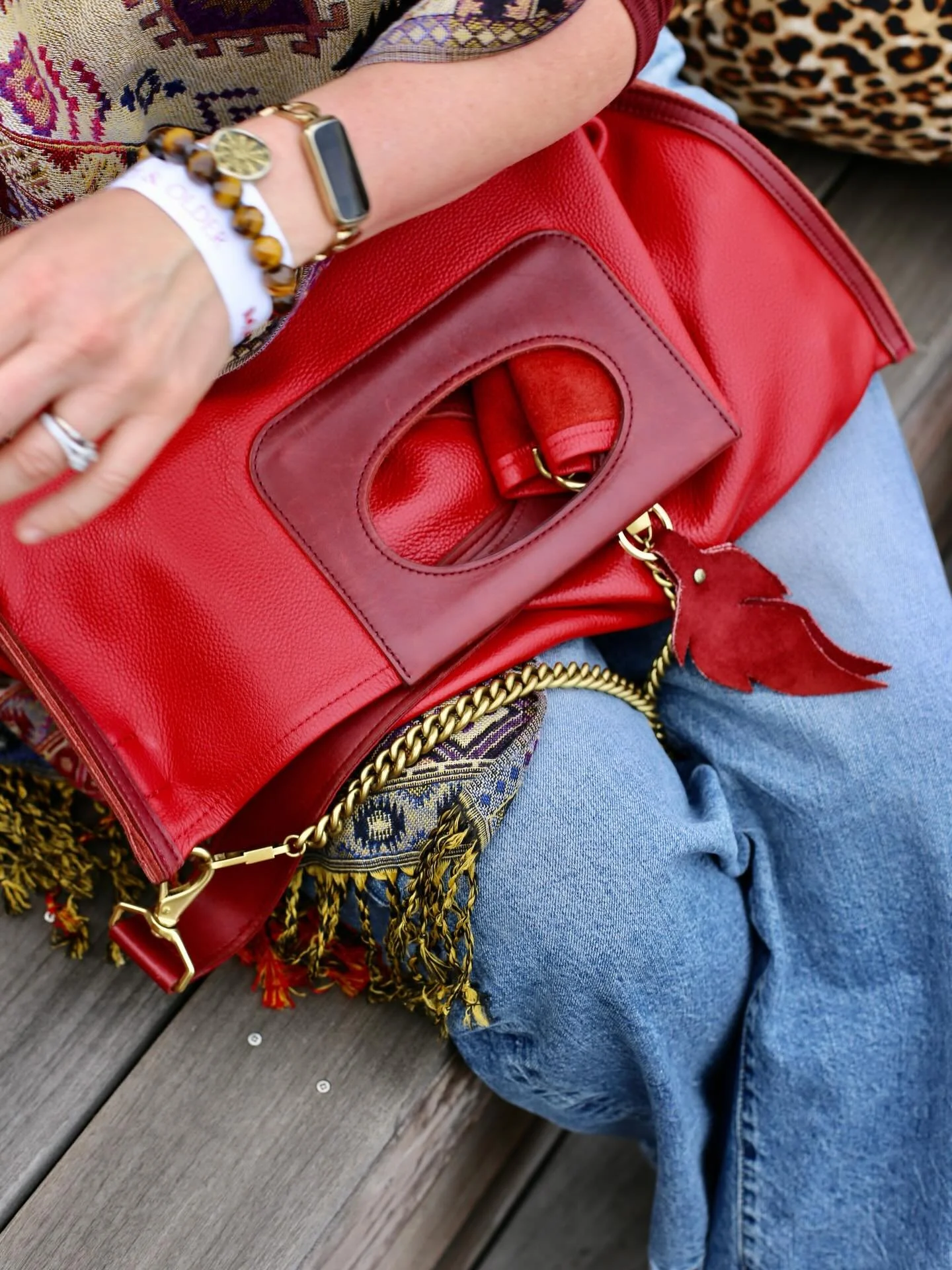 What We Carry.

We carry friendship.
We carry love.
We carry appreciation.

This collaboration brought together The Cass Clutch and @the.menopausemonologues , along with a community of friends and family who showed up &mdash; in real time, in real li