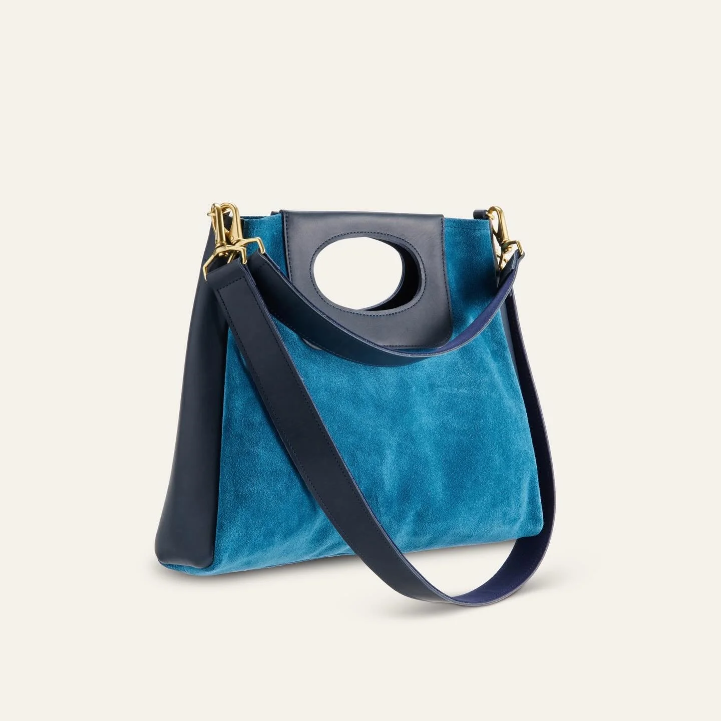 Cassie and Classic in Tahoe Blue. 💙