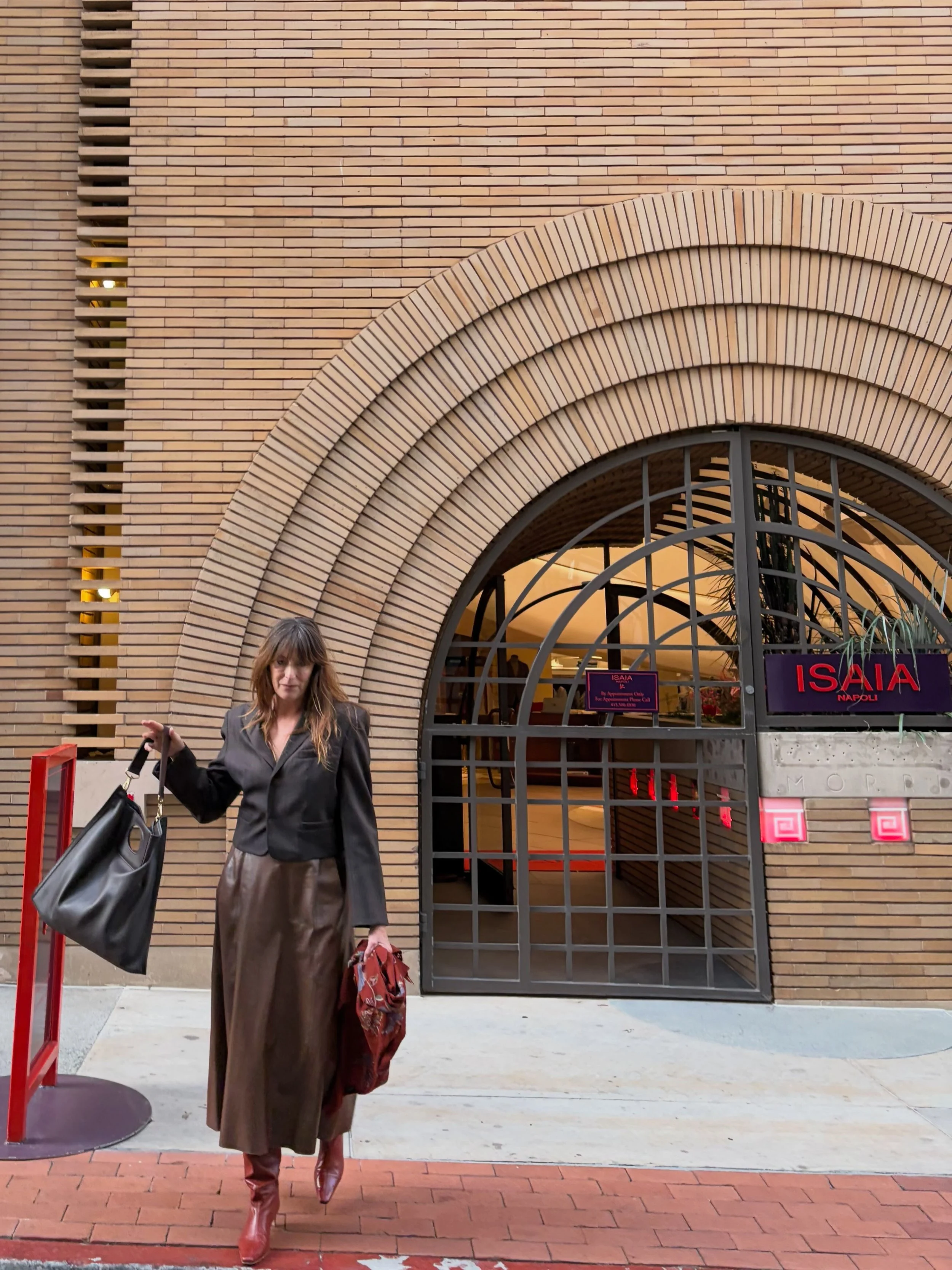 Maiden Lane &amp; Catalina Mahogany.

A walk down this iconic San Francisco Street calls for a peek inside Frank Lloyd Wright&rsquo;s architectural gem and a stop at the new McMullen shop. A little architecture, a little style, and a Classic Cass in 