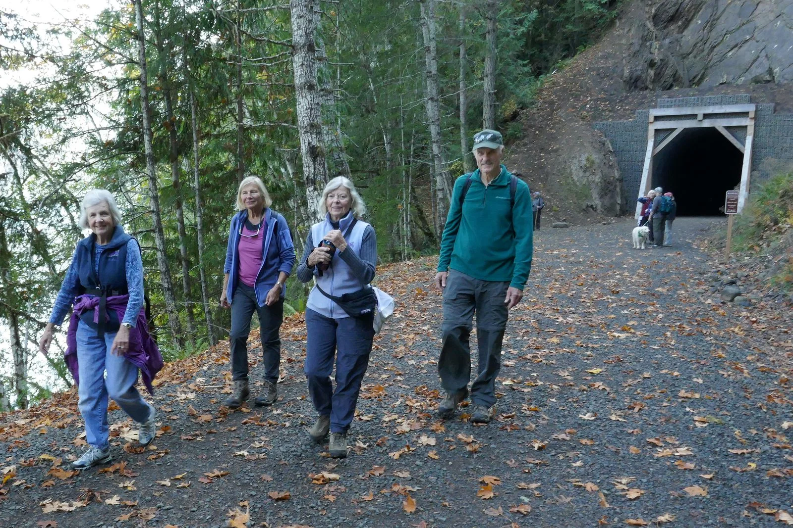 More hikers on their way back to the parking lot
