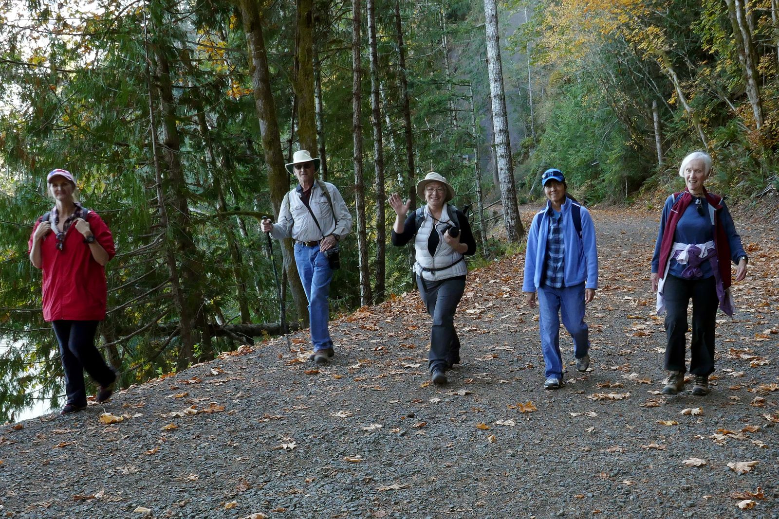 The last of the hikers to make it back to the parking lot
