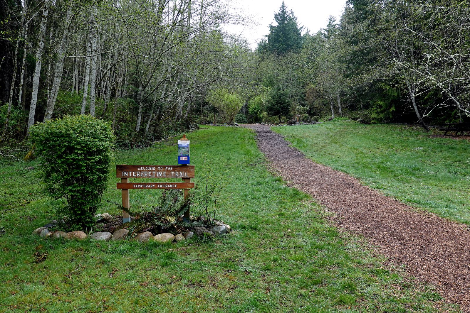  The Interpretive Trail entrance to Ludlow Falls 