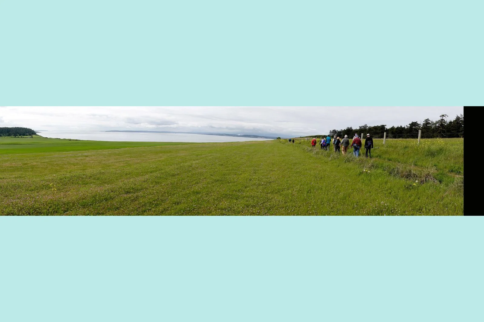 We continue hiking toward the sea