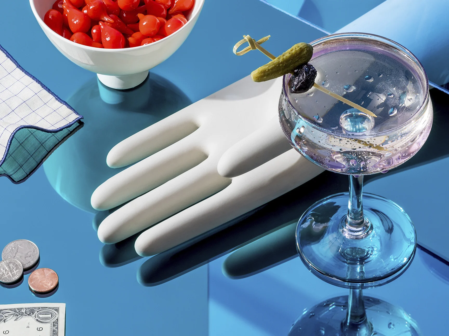 Spooky_Cocktail_Hand-1_s.jpg