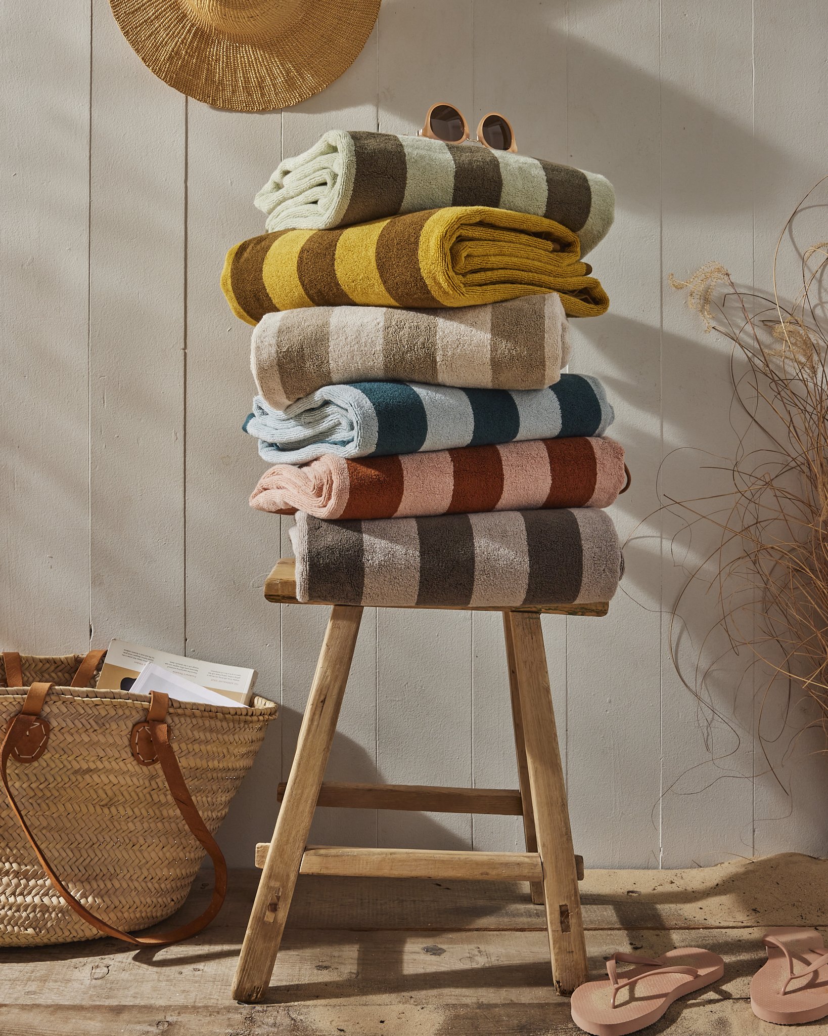 2024-0614_hawkins_bath-towels_all-colors_stack_mid_1x1-4x5_elvin-abril.jpg
