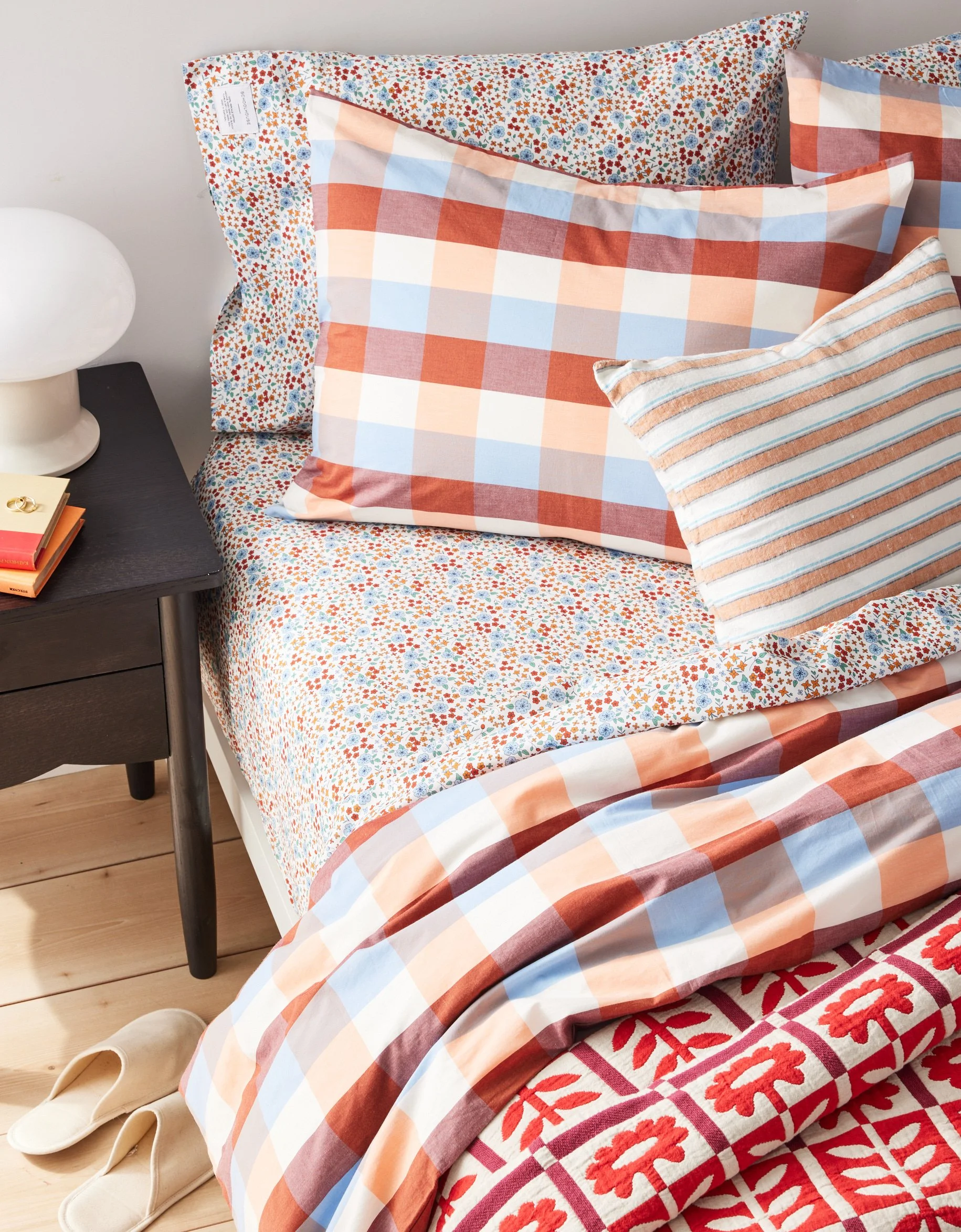 2024-0123_SH_SP24_308_001_MIX+MATCH_BEDROOM_FEATURE_FE_V1_mark_weinberg_0616.jpg