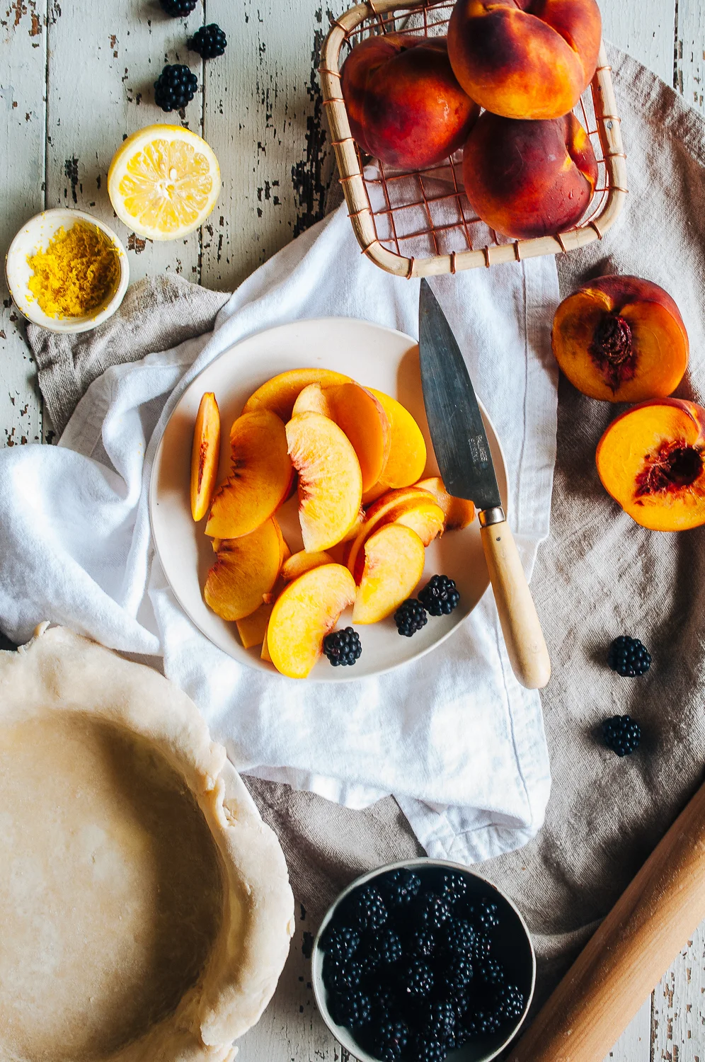 Peach blackberry pie 1.jpg