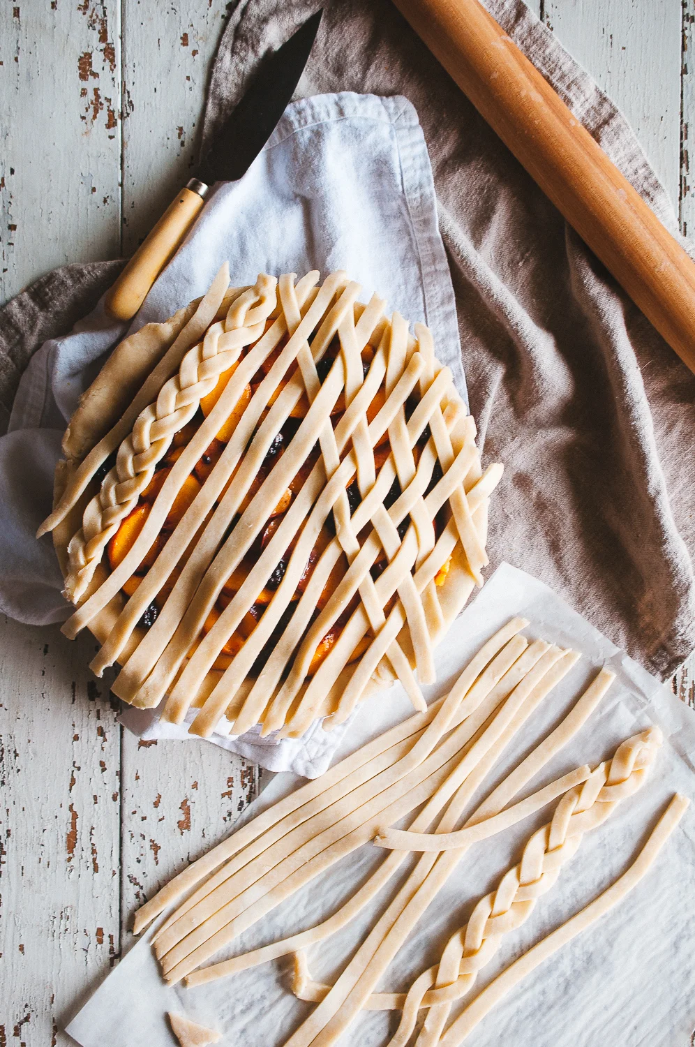 Peach blackberry pie 3.jpg