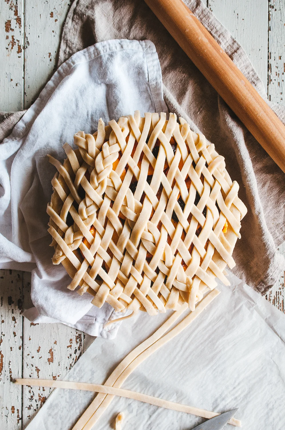 Peach blackberry pie 4.jpg