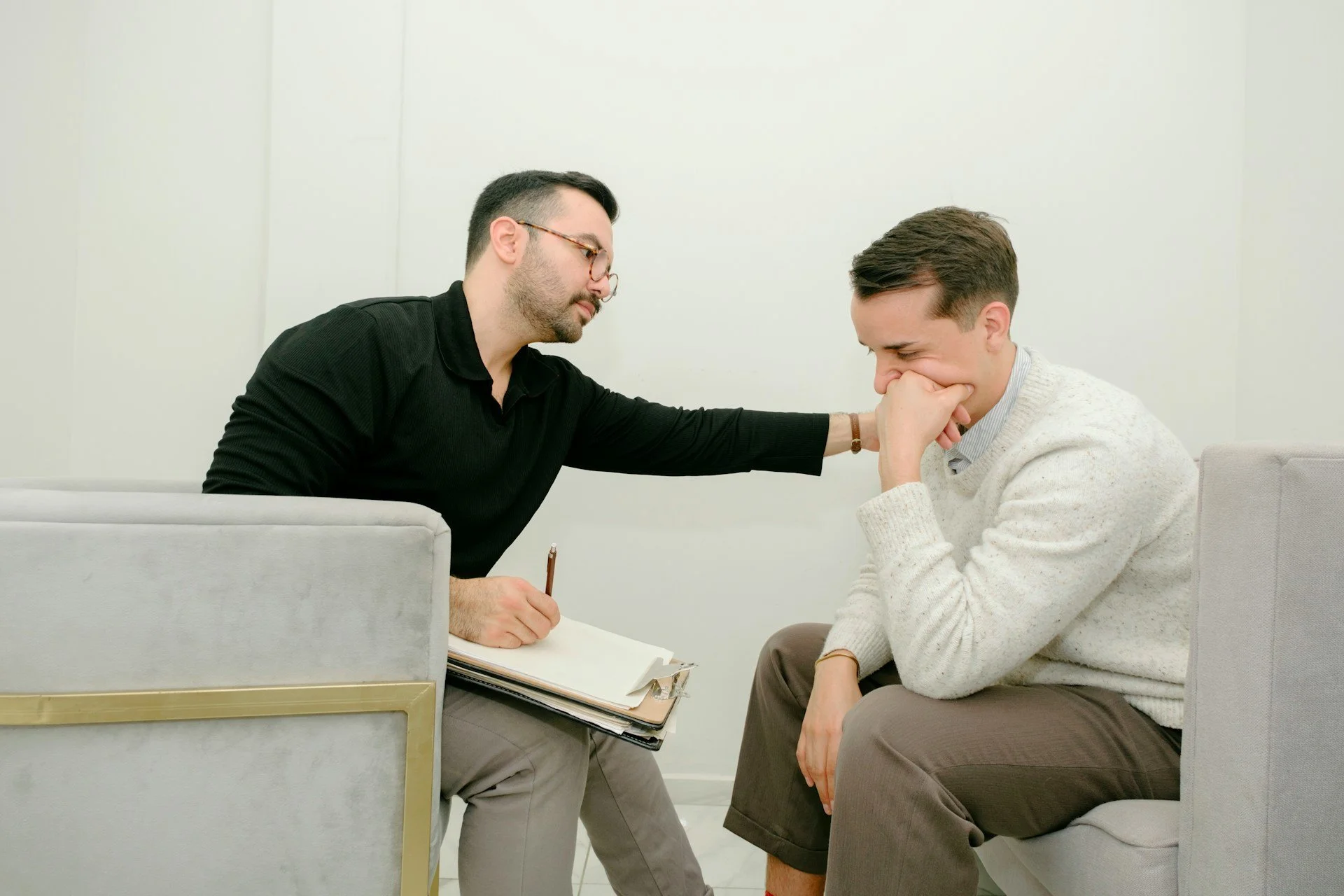 Why Seeing an LGBTQ Therapist in Columbia MO Can Feel Different