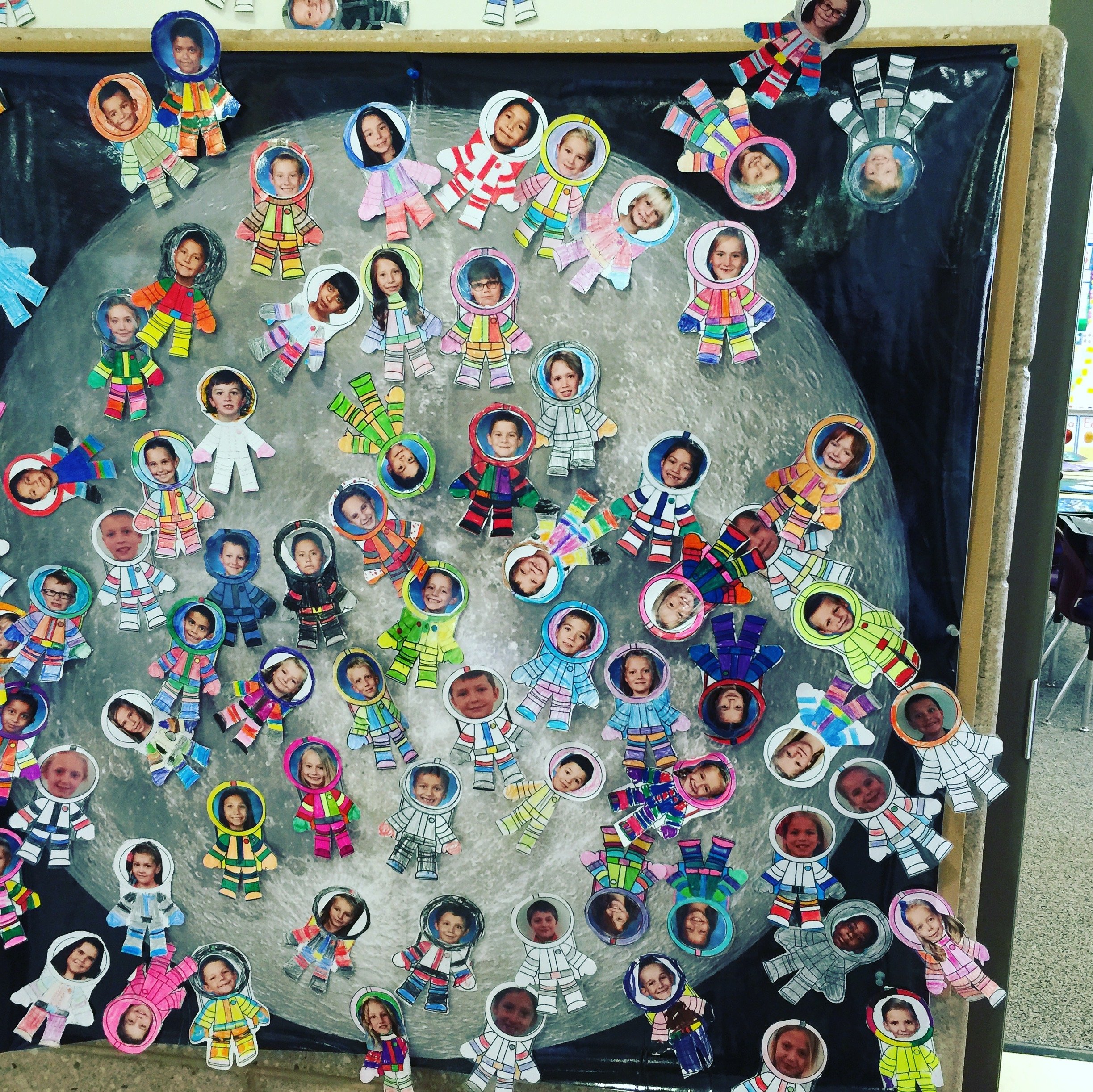 astronaut-art-moon-bulletin-board.jpeg
