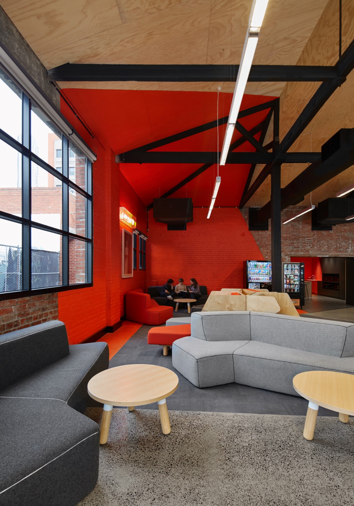 HINGE_RMIT Student Zone_Internal_Red Quadrant_Large.jpg