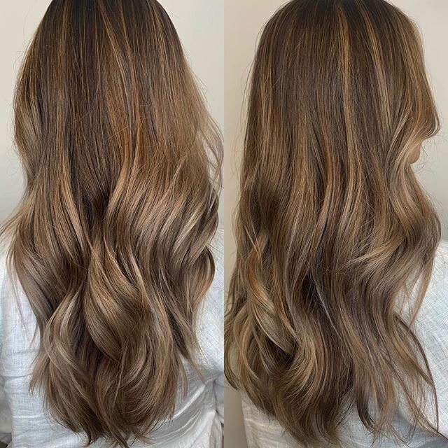 You definitely need to swipe to see this before! ✨ Hair Transformation at its finest! Had the privilege to give my awesome nail girl Corina a stunning transformation! &bull;
&bull;
&bull;
#hairtransformation #beforeandafter #beforeandafterhair #balay