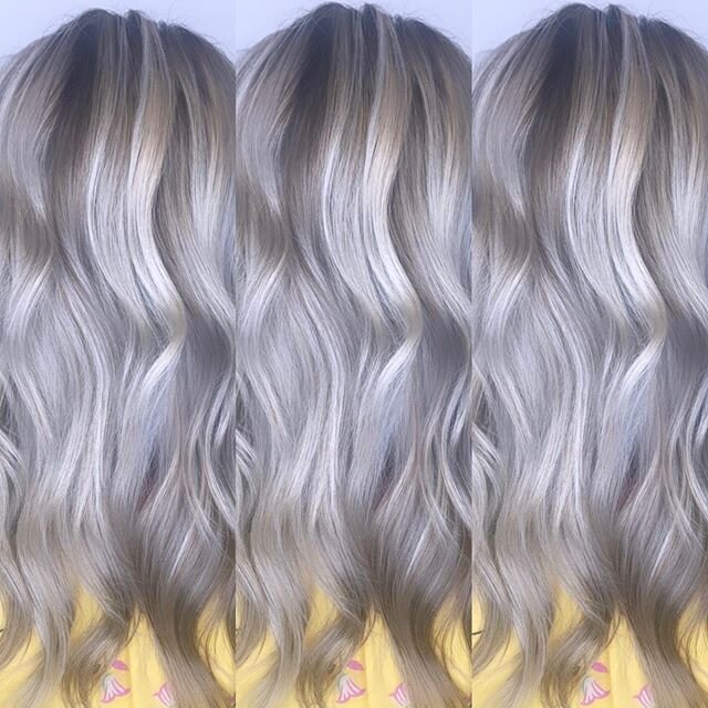 Icy Hair on this HOT day! &bull;
&bull;
&bull;
&bull;
#iceyblonde #blondehair #blonde #blondebalayage #icey #iceyhair #icy #icyblondehair #icyblonde #icygirl #instahair #hairgoals #hairporn #hairpainting #haircut #hairstylist #chicagohairstylist #gle