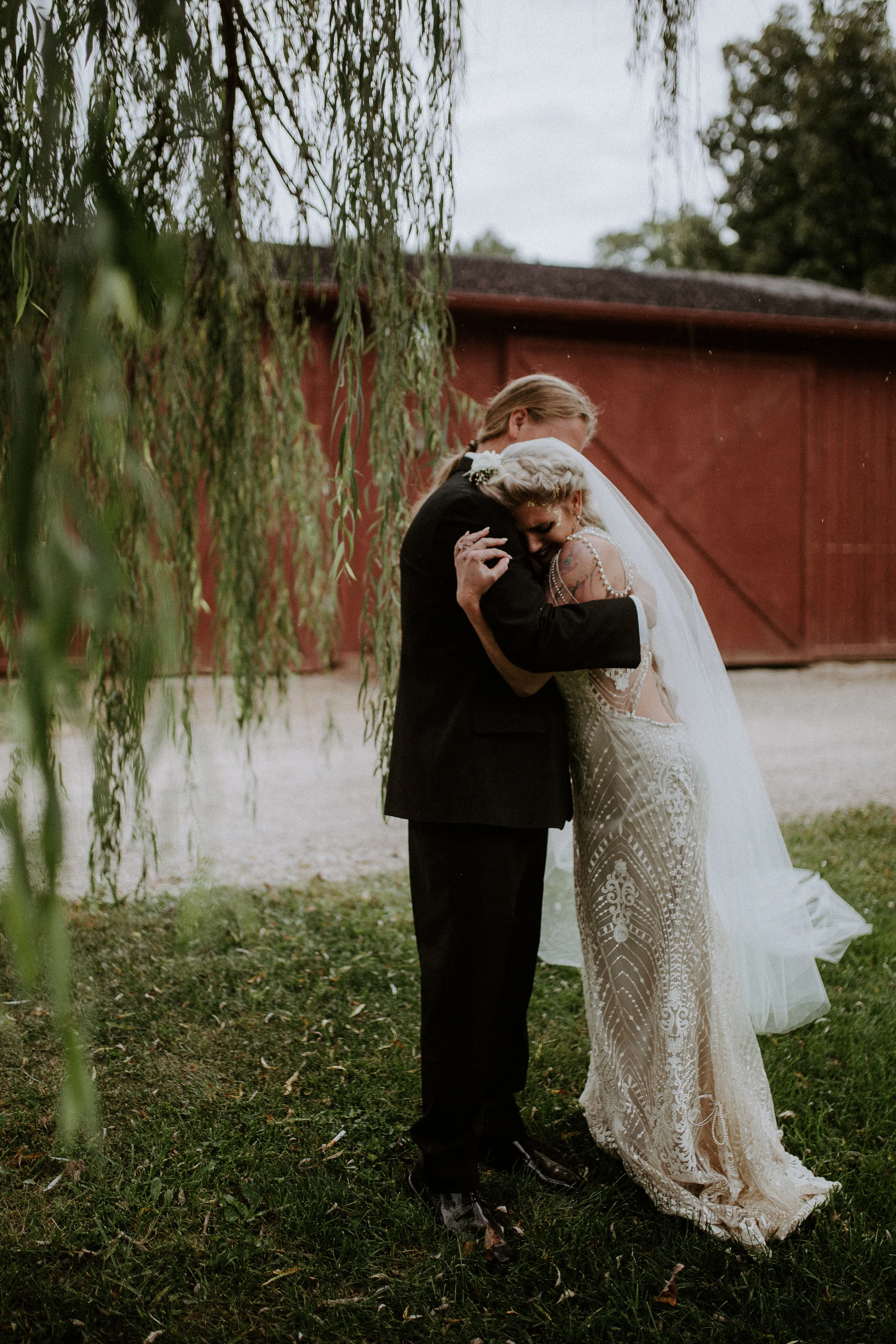 SMITHWEDDING-REAGANLYNNPHOTOGRAPHY-STABLESTUDIOS-INDIANA-27.jpg