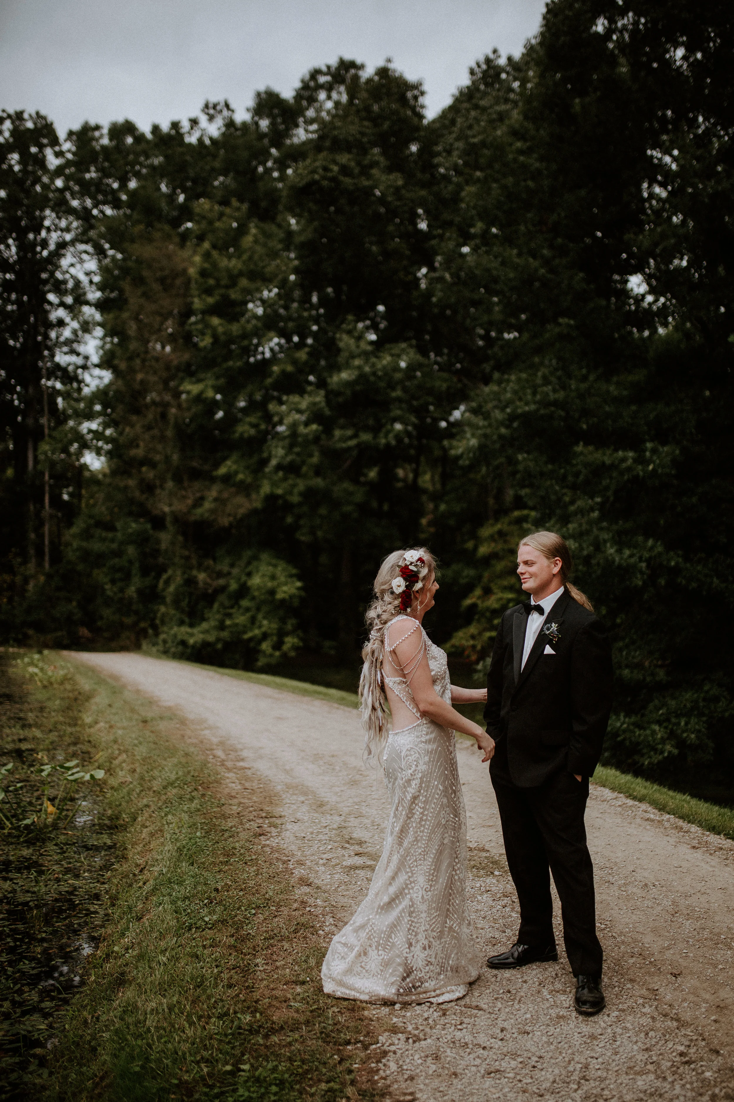 SMITHWEDDING-REAGANLYNNPHOTOGRAPHY-STABLESTUDIOS-INDIANA-93.jpg