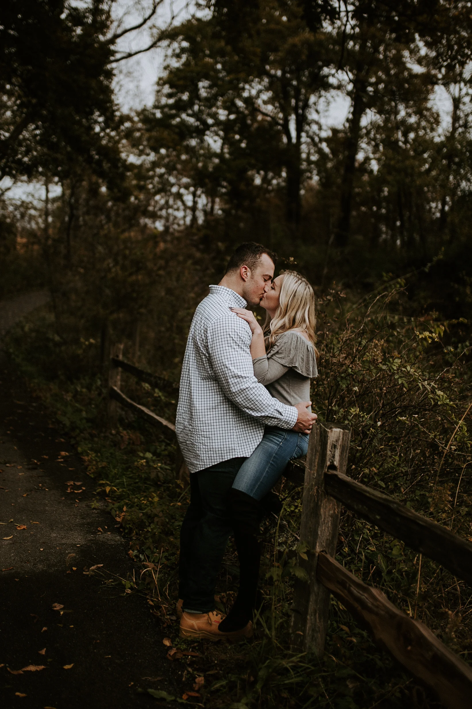 MCKENZIE-RYAN-ENGAGED-REAGANLYNNPHOTOGRAPHY-MUNCIE-INDIANA-BLOOMINGTON-WEDDINGS-30.jpg