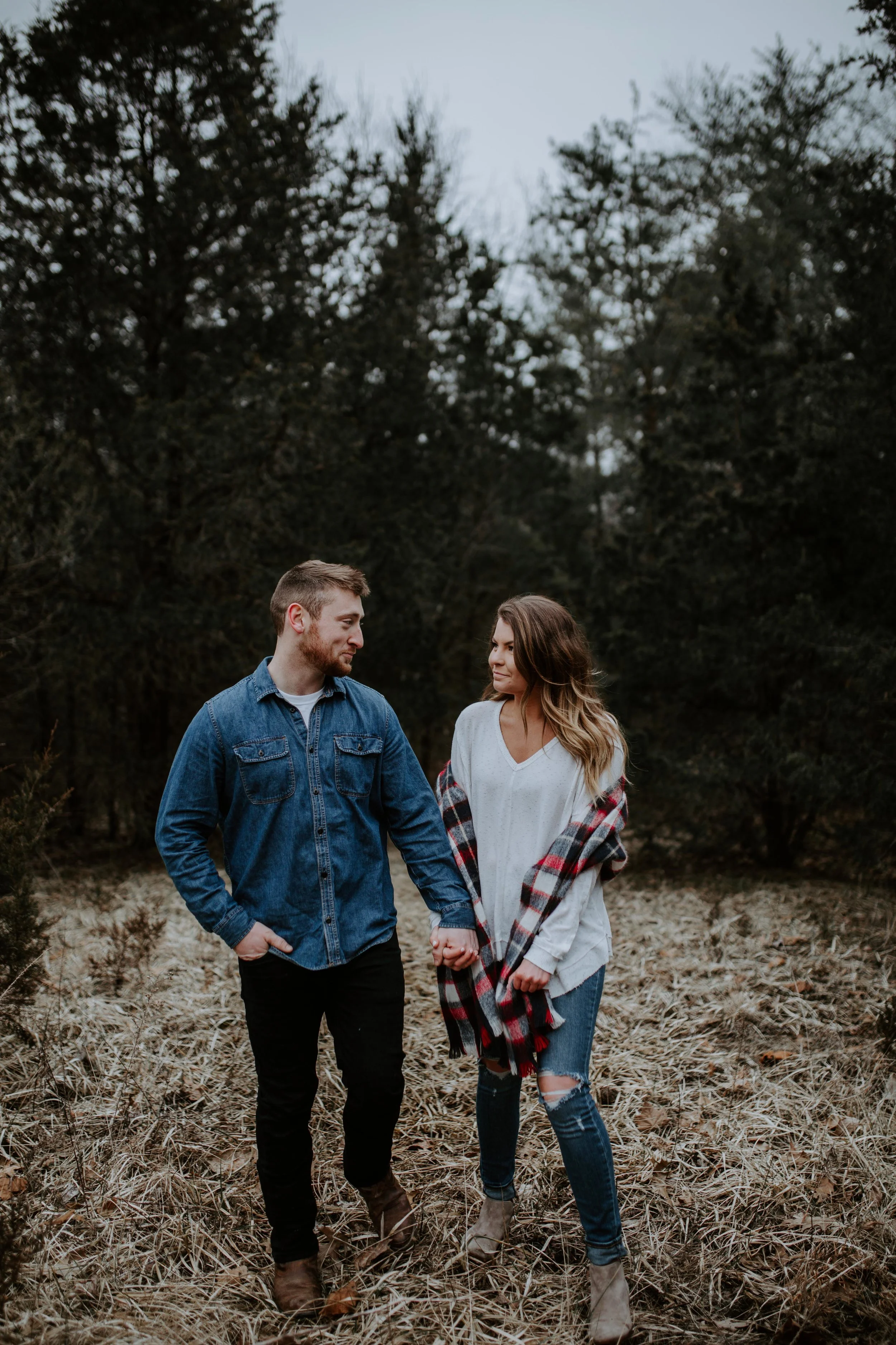 LIZA+EVAN-BLOOMINGTON-COUPLE-ENGAGEMENT-REAGANLYNNPHOTOGRAPHY-MUNCIE-INDIANAPOLIS-17.jpg
