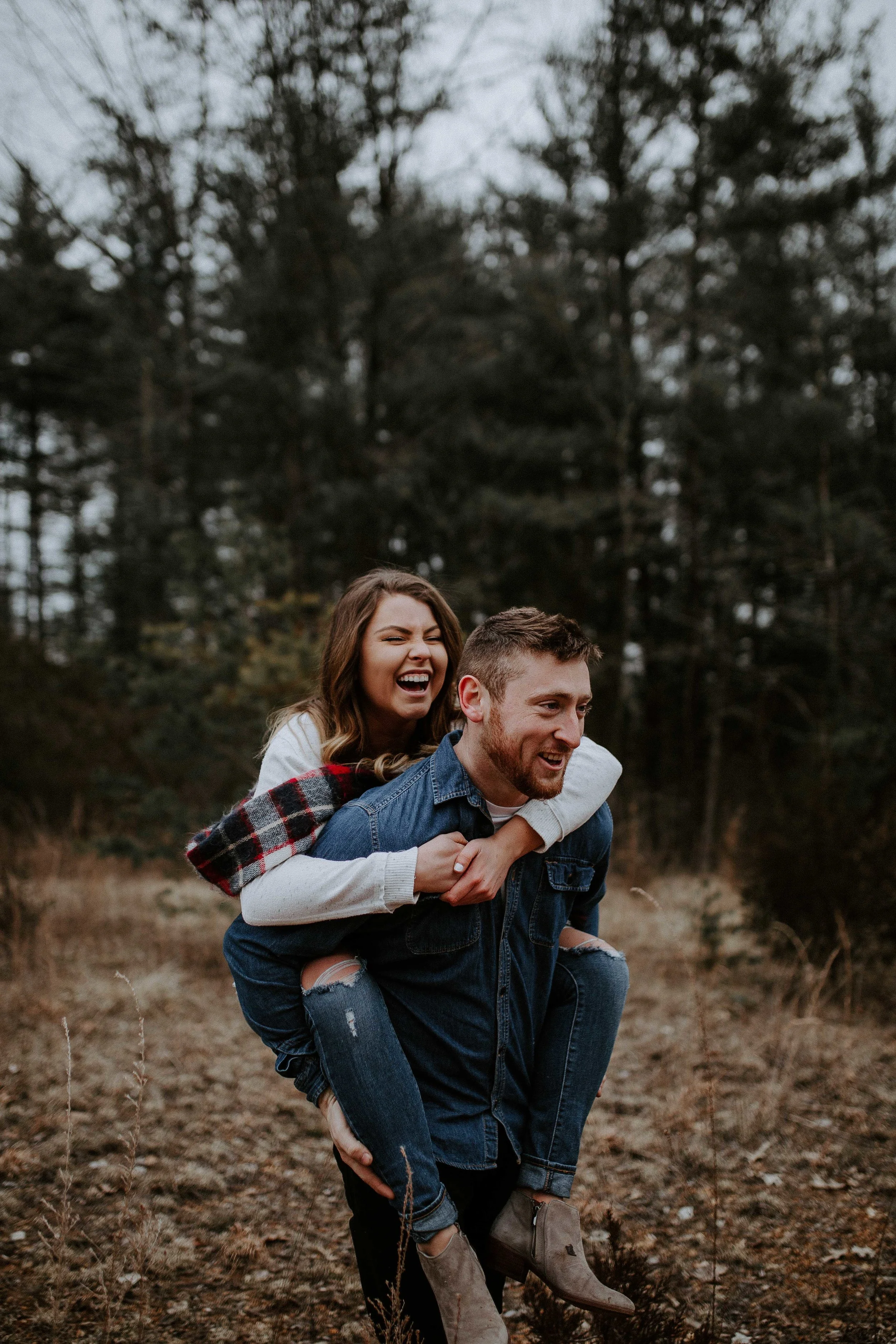 LIZA+EVAN-BLOOMINGTON-COUPLE-ENGAGEMENT-REAGANLYNNPHOTOGRAPHY-MUNCIE-INDIANAPOLIS-23.jpg