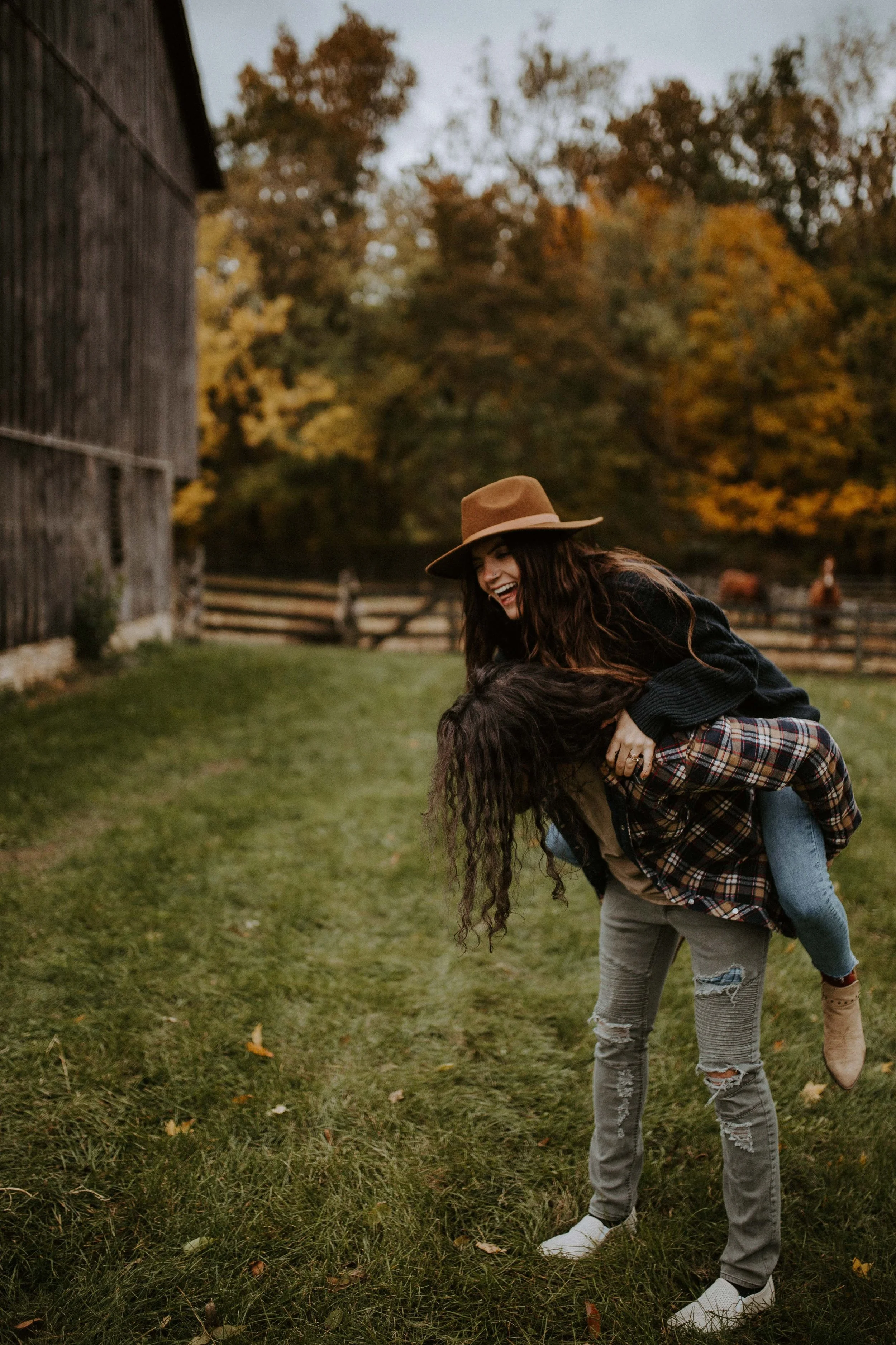 reaganlynnphotography-couplephotography-connerprairie-leximccracken27.jpg