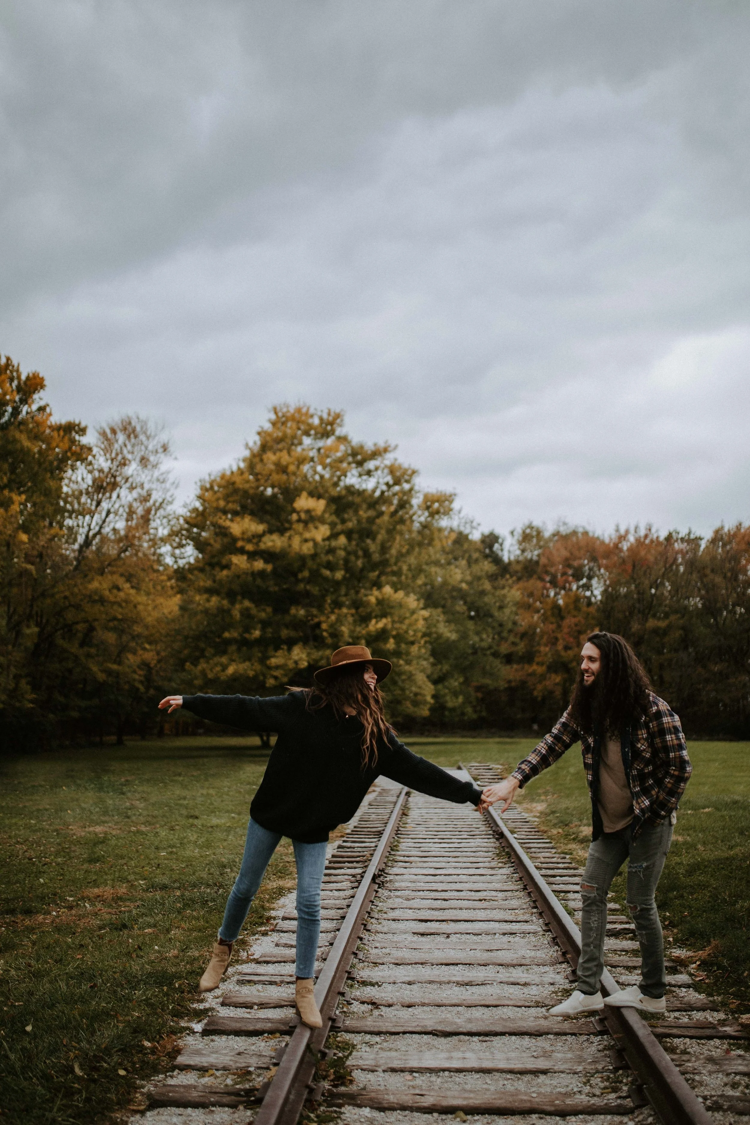 reaganlynnphotography-couplephotography-connerprairie-leximccracken33.jpg