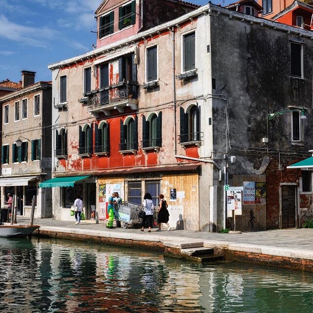 #murano #venice #passionpassport #beautifuldestinations #italy #ourplanetdaily #instatravel #mynikonlife #nikontop #awesome_earth #glassblowing