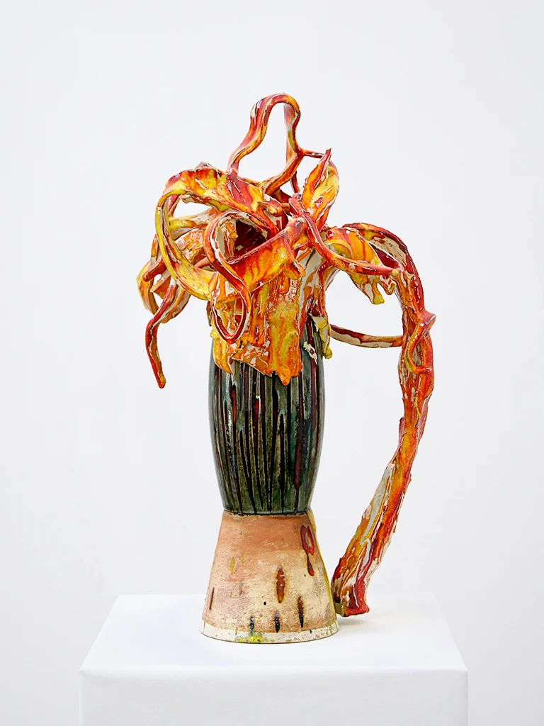  BLUMENVASE &nbsp; 2013 Keramik-glasiert, Porzellan, Tontopf // 47 x 27 x 21 cm 