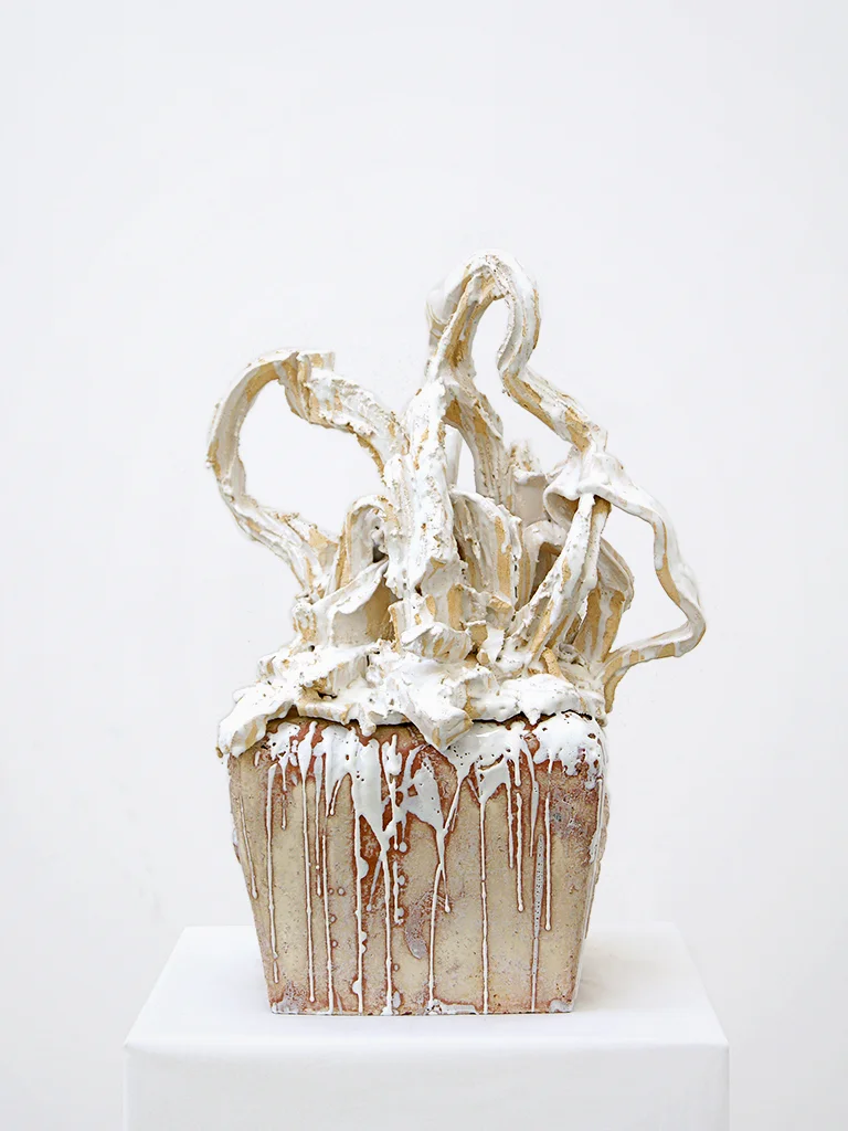  WURZEL-WEISS&nbsp;2015 Keramik-glasiert, Tontopf // 41 x 26 x 24 cm 