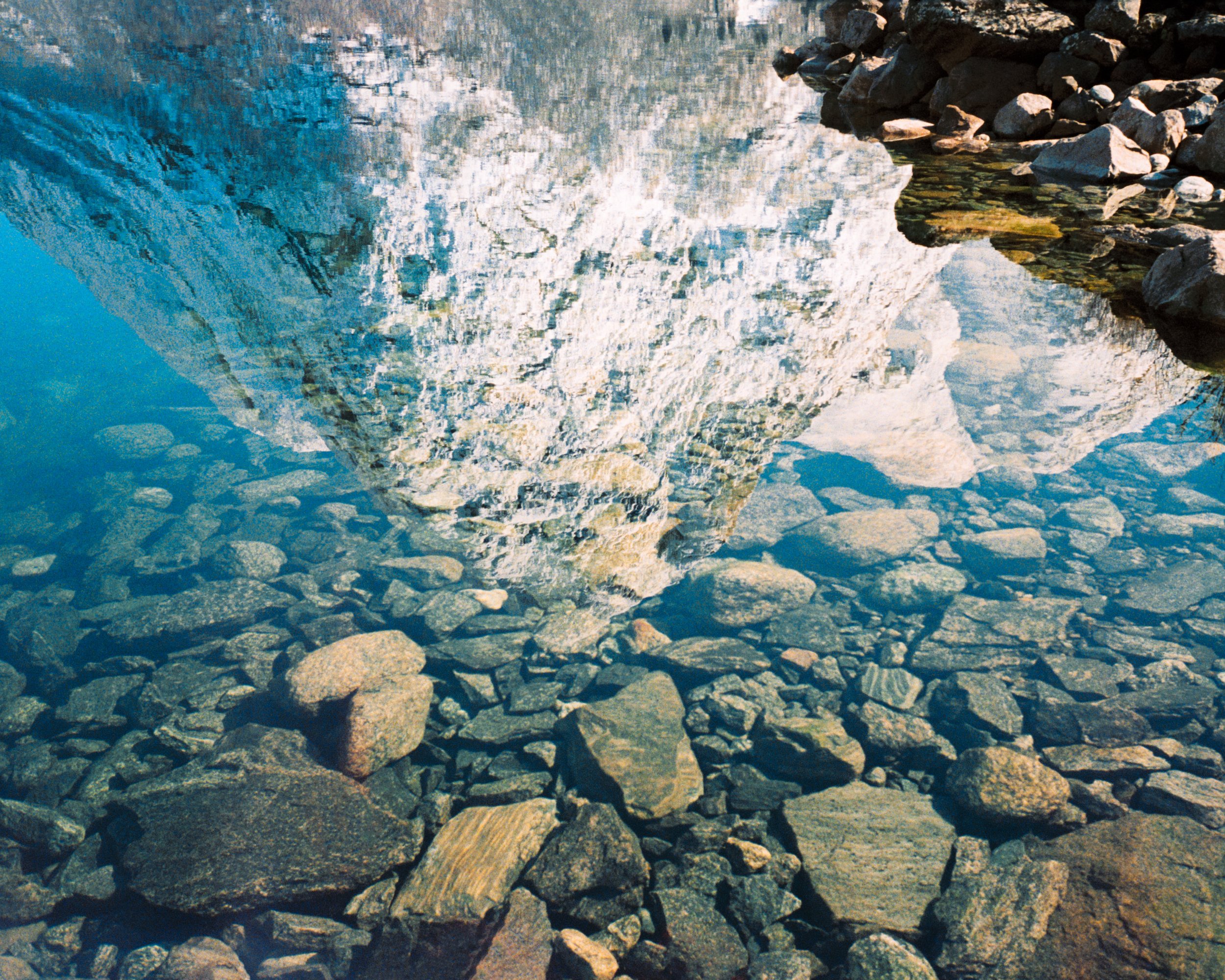 Joel Hypponen Portra800 Norway Reflection 4.jpg