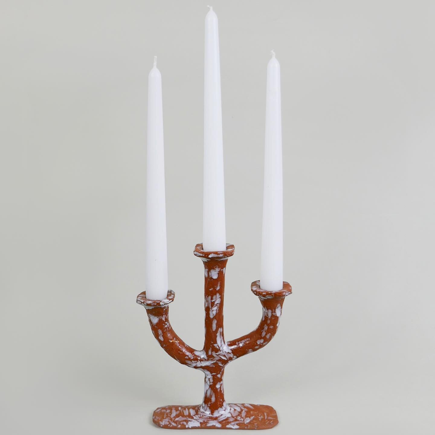 Pop-up shop!
Next weekend (2/3 December), I&rsquo;ll be taking over the @yodomo.co Circular Hub at Hackney City Farm.
I&rsquo;ll be selling this carved terracotta candelabra and other candlesticks for Christmas/Hanukkah/impending winter power-cuts.
L