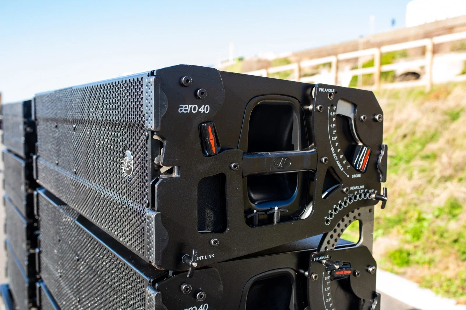 Das Line Array Racks Audio Production Hire | DAS Audio Line Array Speakers Aero 40A + UX ...