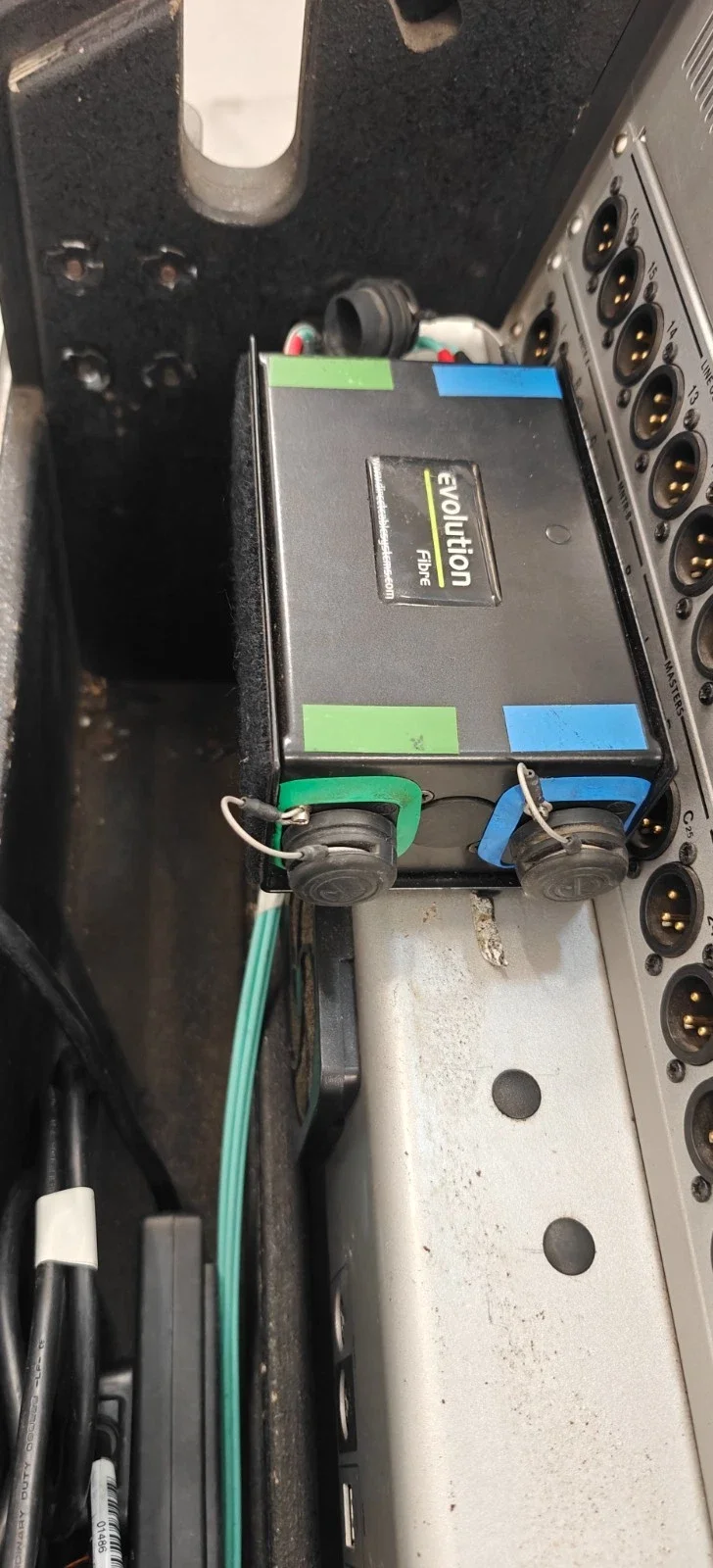 Soundcraft Vi3000 Mixing Console w:mini mac & realtime rack for sale(13).webp