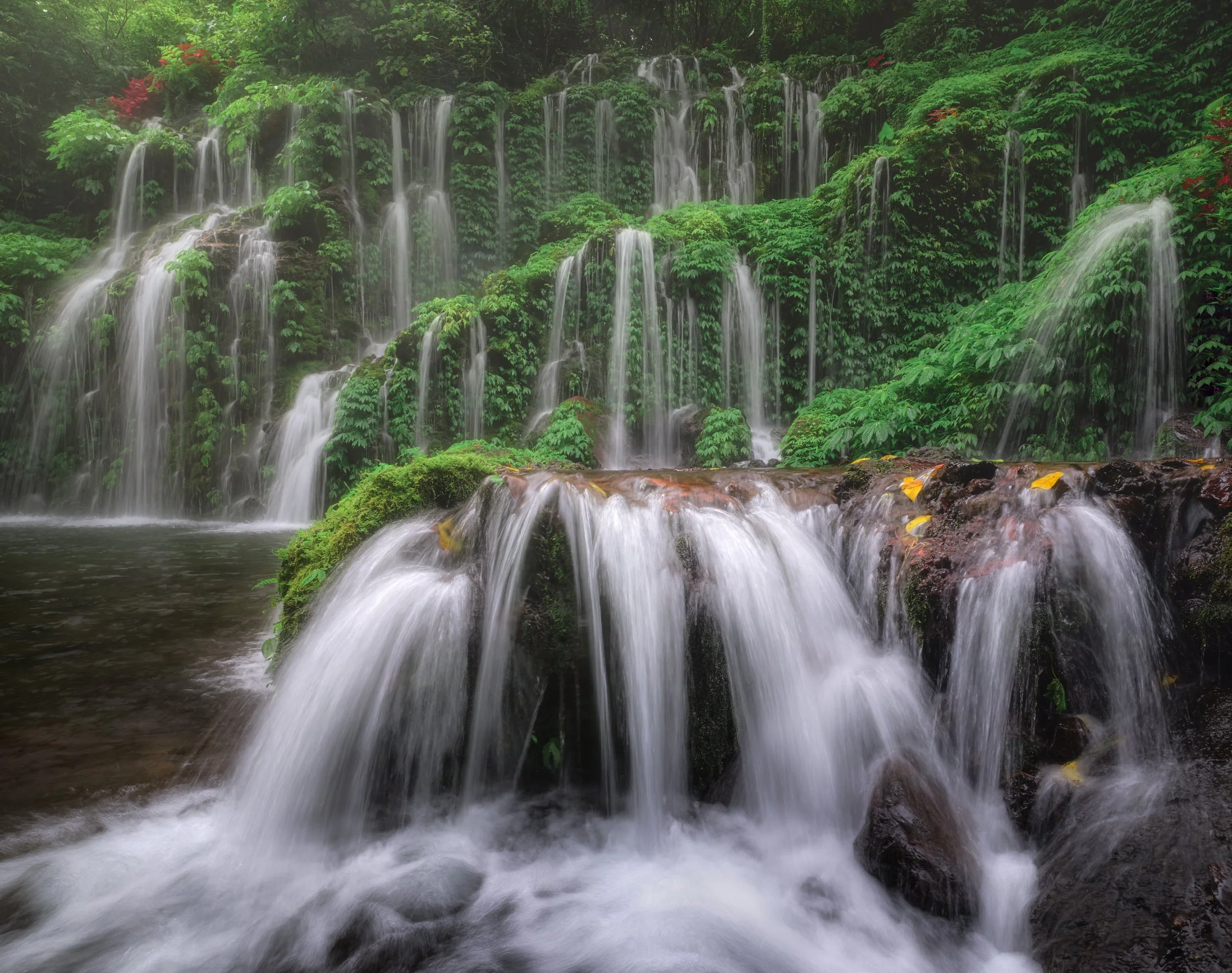 Waterfall1_Long Edge_2500x1973_U_100.jpg