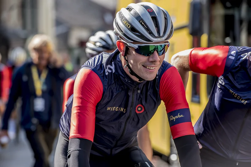 Andy goes to sign on at Round 2 – Clitheroe – ToB 2015 © Crankphoto