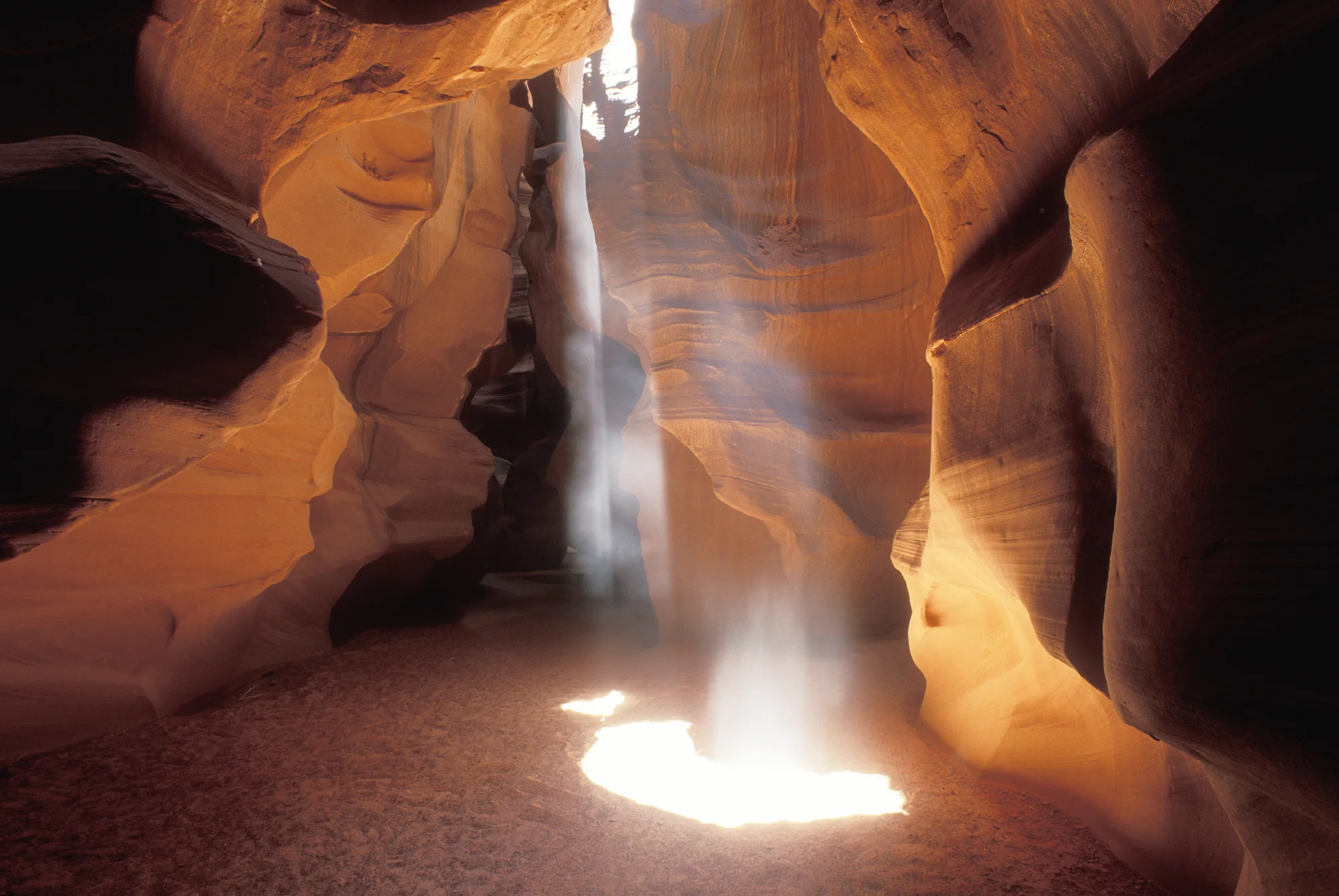 Antelope canyon 3 Websm.jpg